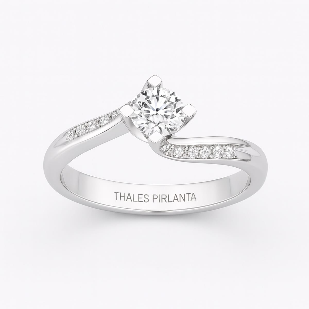 Kolu Taşlı Tektaş Pırlanta Yüzük Nedir?