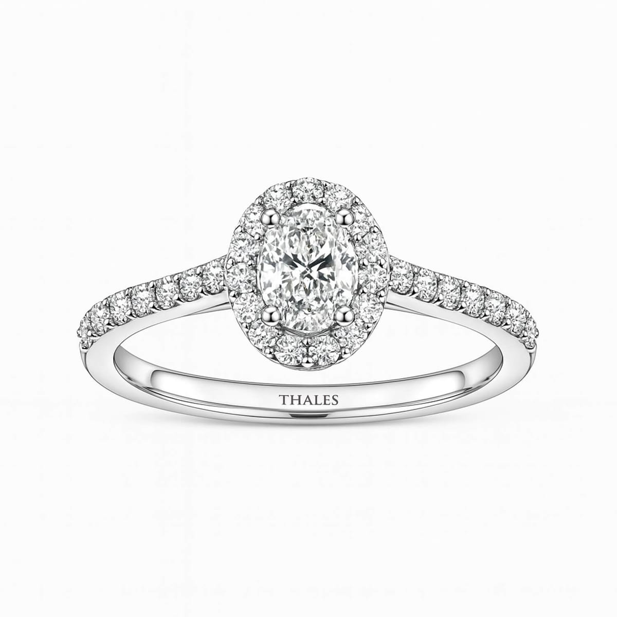 Oval Tektaş Pırlantalar Yuvarlaktan Büyük Görünür Mü?