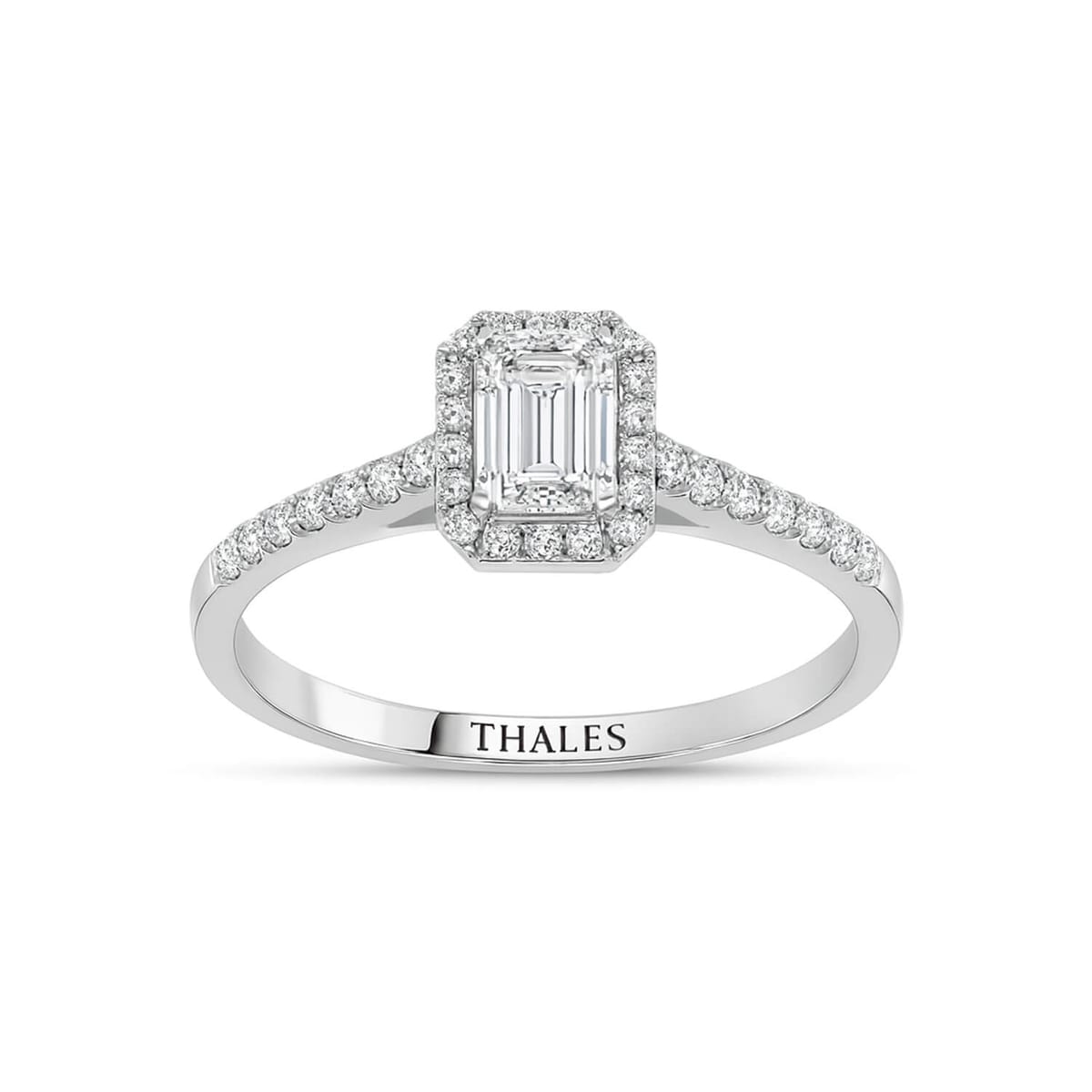 Emerald Tektaş Pırlanta Yüzük Neyi Öne Çıkarır?