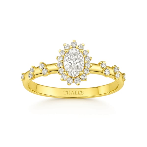 Oval Tektaş Pırlanta Işığı Nasıl Farklı Yansıtır?